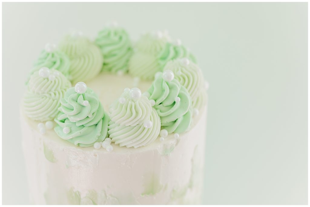 Raleigh Photographer Merrimon Wynne House, Cream and Mini Green Wedding Cake.
