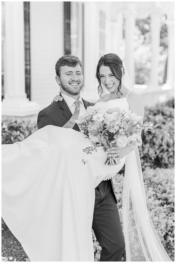 Spring Wedding at The Merrimon-Wynne House; Raleigh, North Carolina Wedding Photographer; Glynnis Christensen; Raleigh Wedding Photography