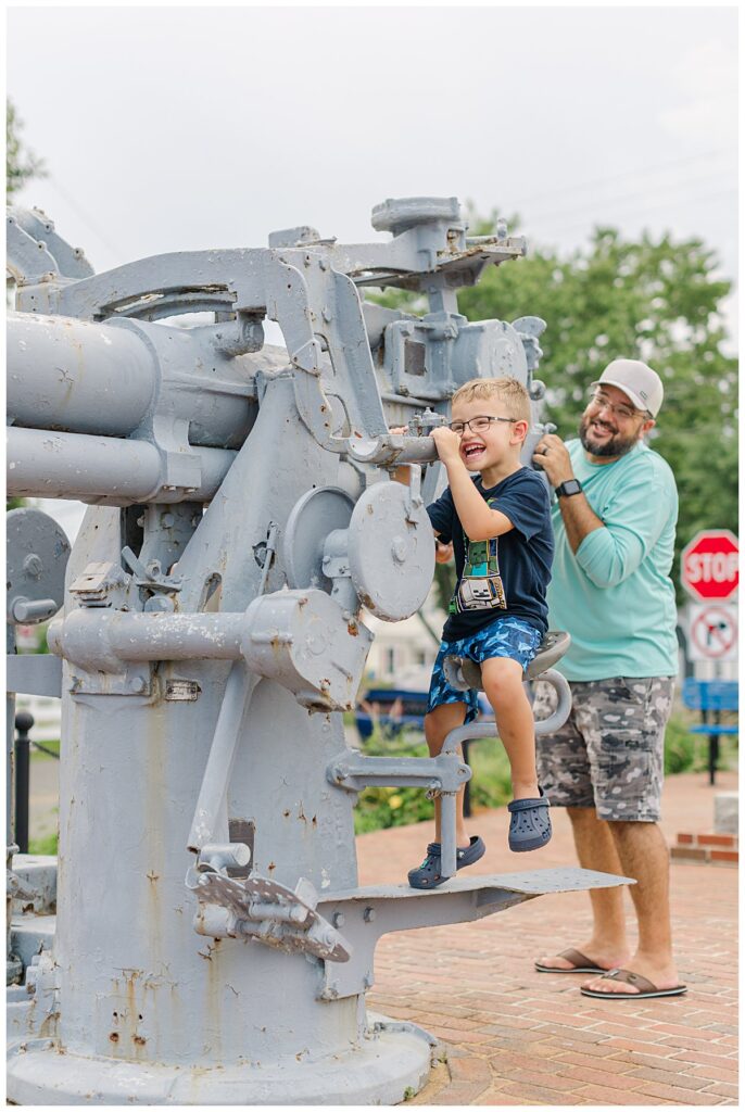 Family vacation at Colonial Beach VA - lifestyle family session